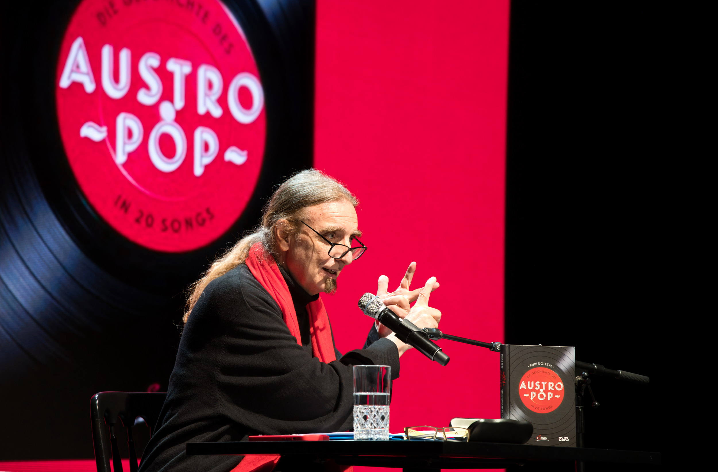 - 12.09.2025 - <br> „100 Jahre AUSTROPOP – Weltberühmt in Österreich…“ <br> Multi-Media-Lese-Show mit  <br> RUDI DOLEZAL